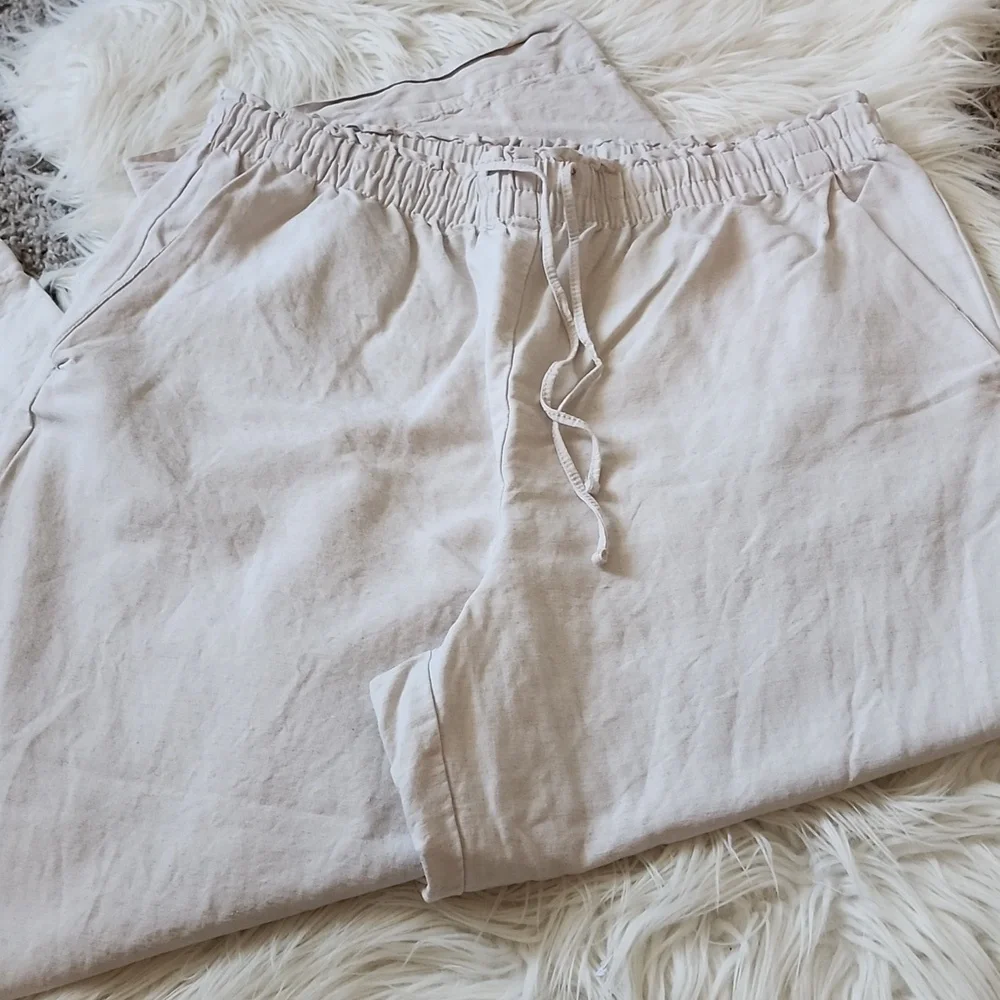 H&M Linen Blend Capri Pant